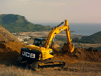 гусеничный экскаватор jcb js 260 в работе