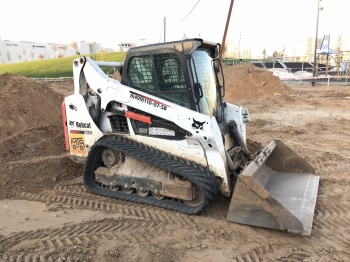 bobcat т590 (болотный) в работе